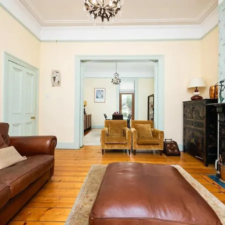 Guestready - Lovely House With Garden In Lägenhet