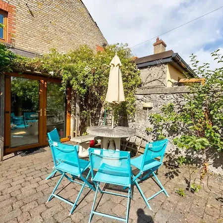 Guestready - Lovely House With Garden In بيت للعطل *
